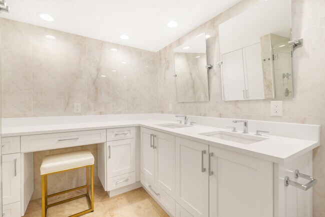 Building Photo - 2773 S Ocean Blvd