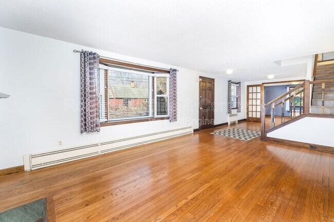 Building Photo - 42 Valley View Ln