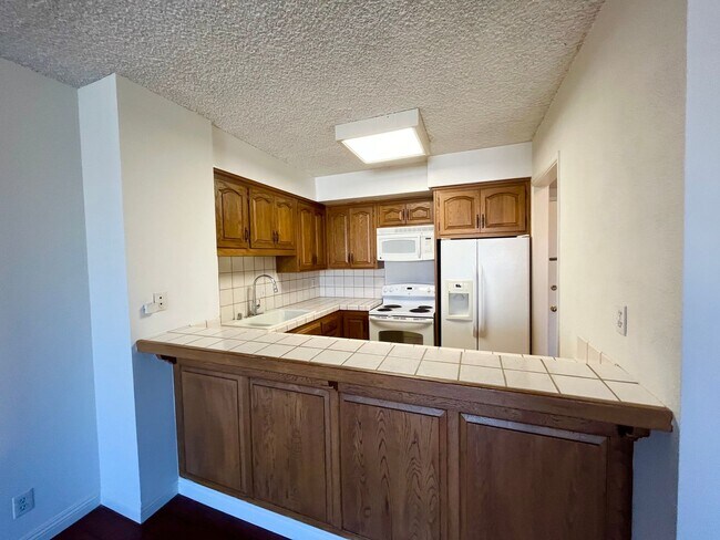 Building Photo - 969 Hilgard Ave