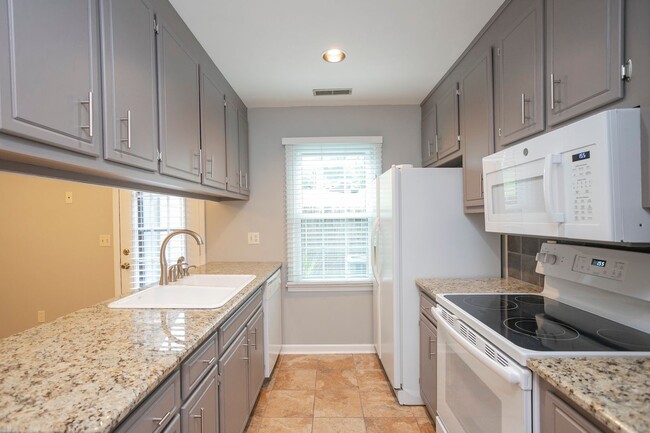 Building Photo - 127 Lakebrink Dr
