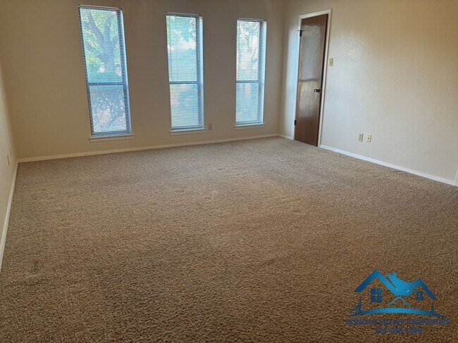 Building Photo - 3625 Briargrove Ln