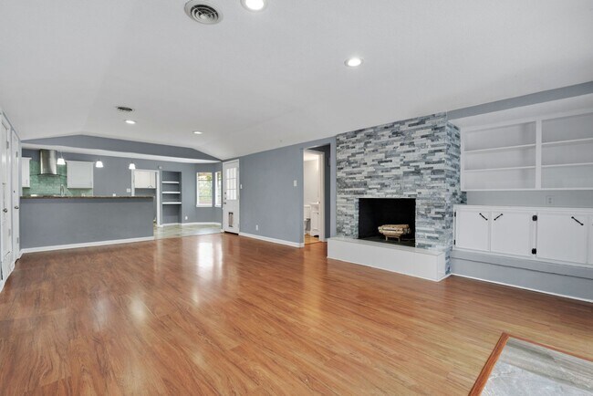 Building Photo - Two Story Rental in Castle Hills