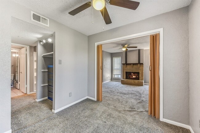 Building Photo - 1516 Bay Area Blvd