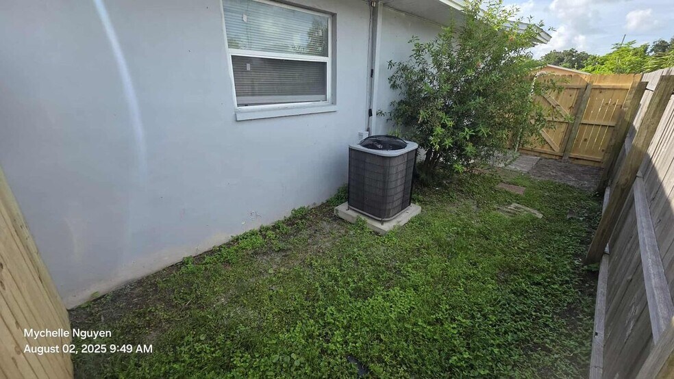 Building Photo - 3673 137th Ave N