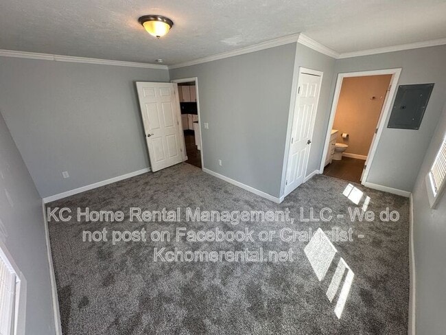 Building Photo - 316 W Elm St