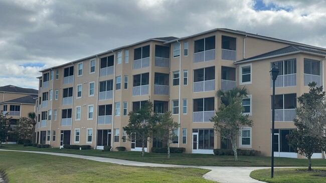 Building Photo - Terraces at Heritage Isle!!