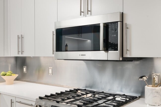 Building Photo - 200 Brannan St