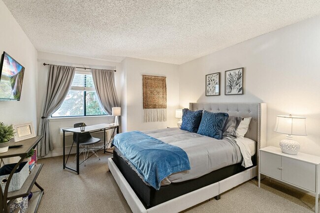 Building Photo - 6380 S Boston St