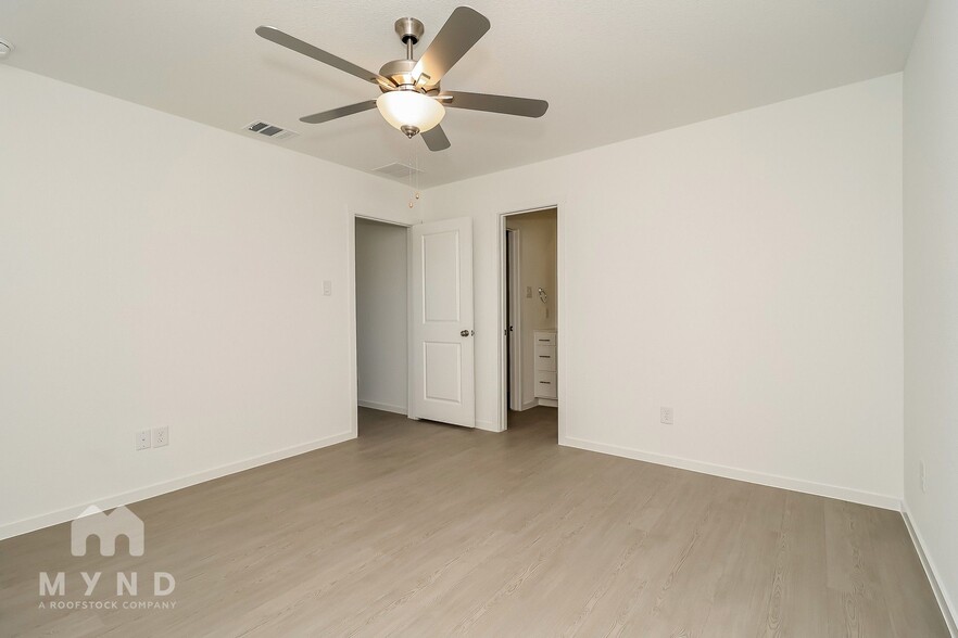 Building Photo - 2753 Ctr Crk Ln