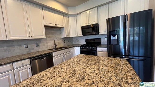 Building Photo - 1156 Westminster Dr