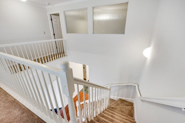 Building Photo - Ideally located near the Metro and Tysons ...