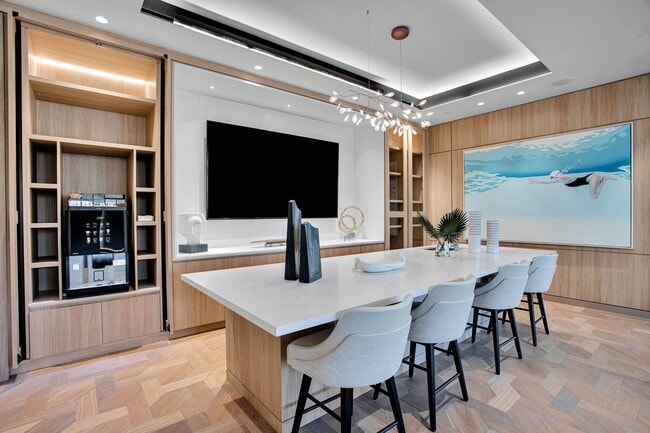 Building Photo - 151 N Seabreeze Blvd