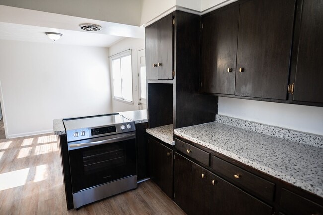 Building Photo - Updated 3-Bedroom Home in Northeast Springfield — Garage & Spacious Backyard