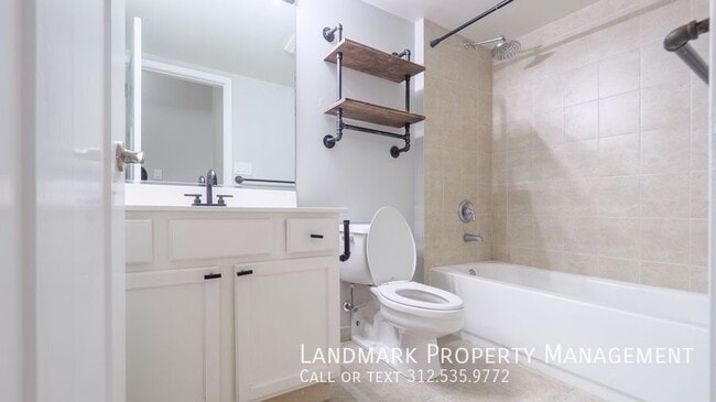 Building Photo - 1069 W 14th Pl