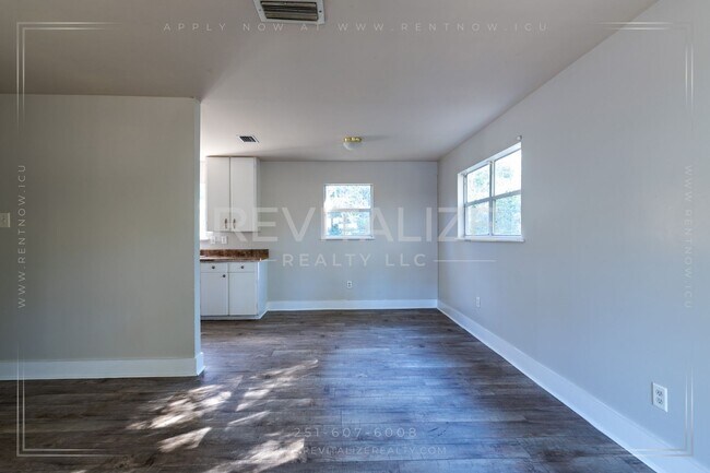 Building Photo - 1746 Cody Rd N