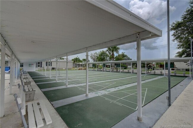 Building Photo - 7073 SE Birchwood Ln