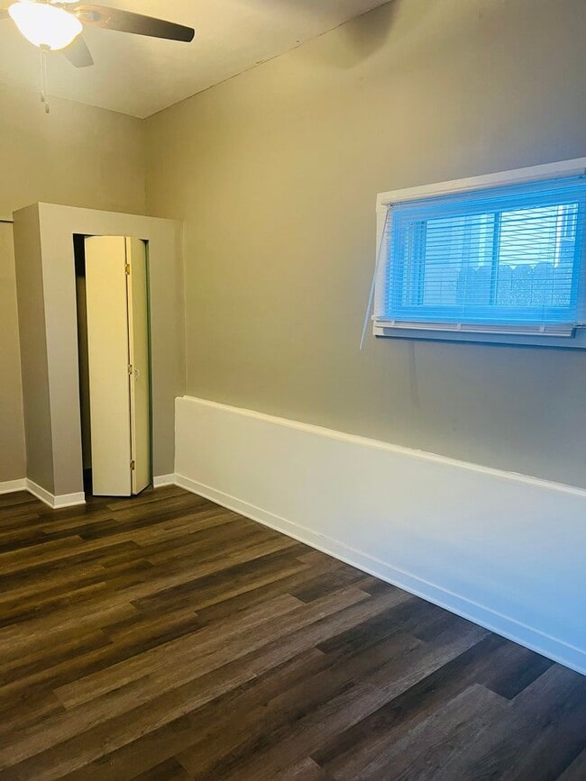 Building Photo - Central Salina