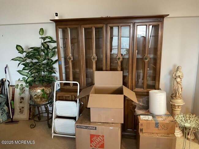 Building Photo - 1 Channel Dr