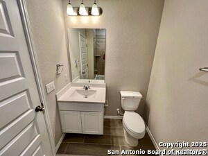 Building Photo - 204 Kinsley Wy