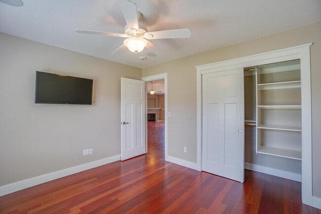 Building Photo - BEAUIFUL RAMBLER IN SOUTHVIEW HEIGHTS