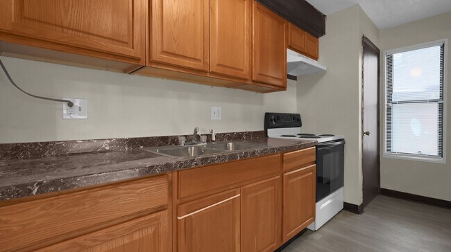 Building Photo - 1 Bedroom Townhouse Apartment