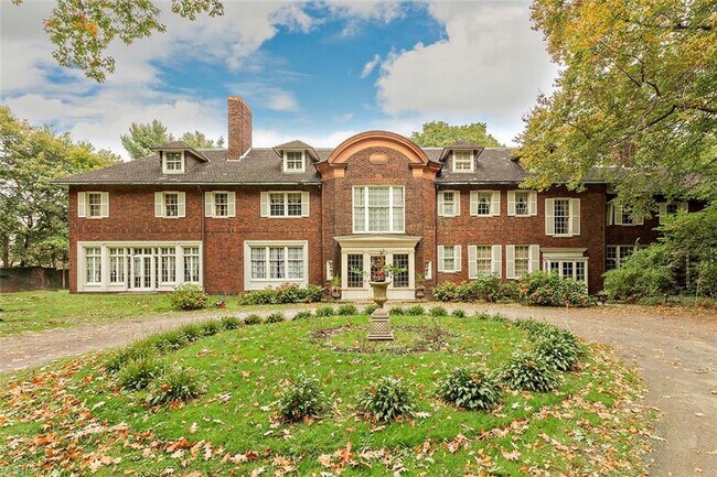 Building Photo - 283 Corning Dr