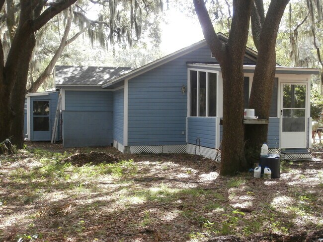 Building Photo - 1115 Hickory Ave