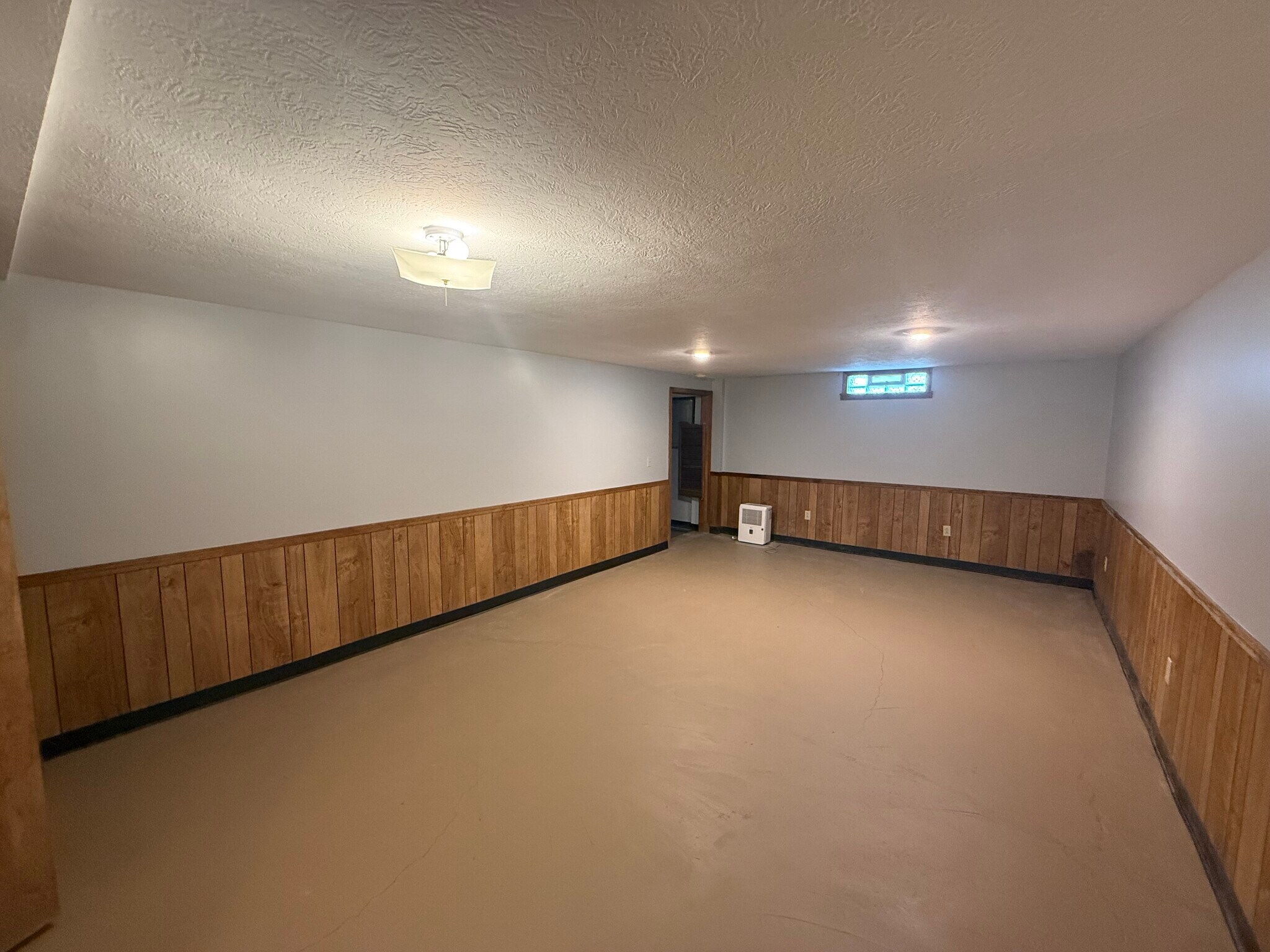 Building Photo - 4669 Pinehurst Dr