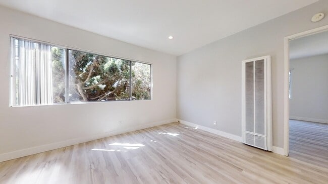 Building Photo - 1900 Rockefeller Ln