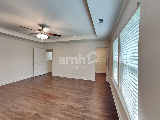 Building Photo - 5964 Hagar Vly Dr