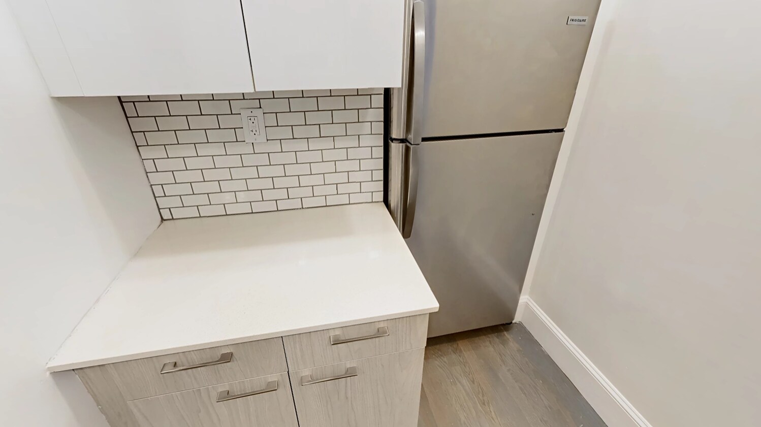 Building Photo - 52 Queensberry St