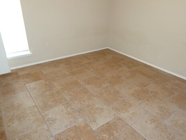 Building Photo - Affordable Duplex