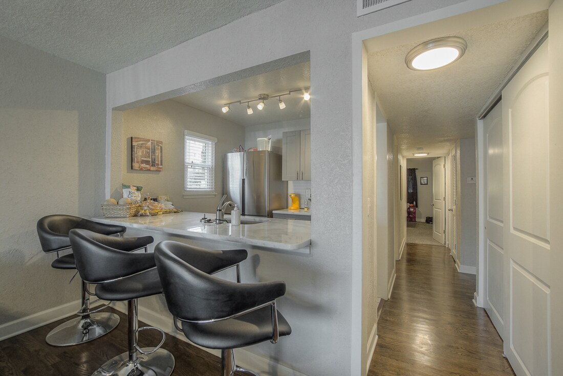 Building Photo - 3531 Gillham Rd