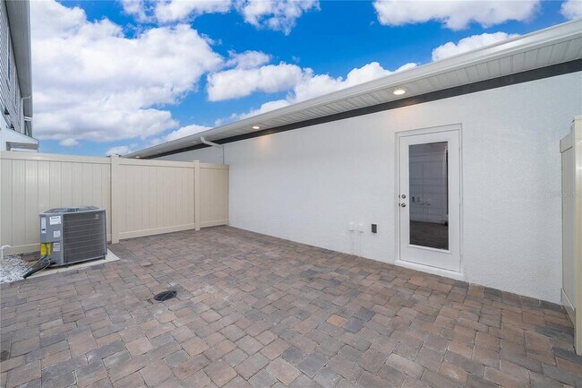 Building Photo - 474 Lady Palm St