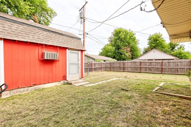 Building Photo - 3 bed 2 bath home in Bethany, OK