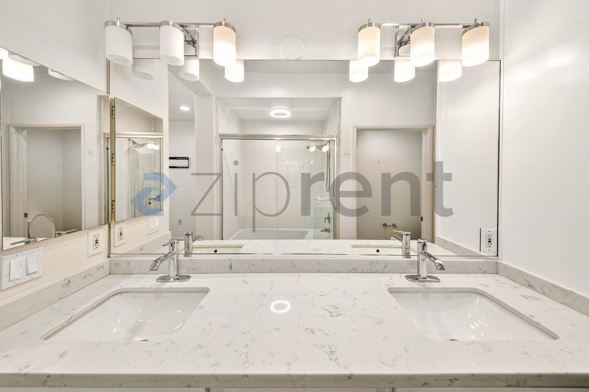 Building Photo - 13075 Pacific Promenade