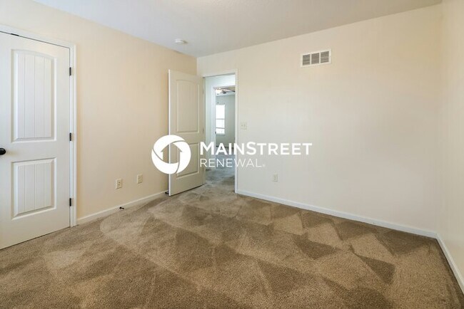 Building Photo - 4 Bedroom Pet-Friendly Home in Raymore, MO...