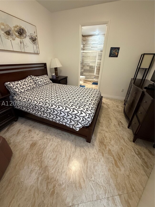 Building Photo - 15901 Collins Ave