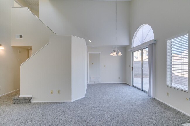 Building Photo - PARADISE VALLEY, 3 BDRM, 3 FULL BATH, 1 BDRM+FULL BATH DOWNSTAIRS, NO HOA