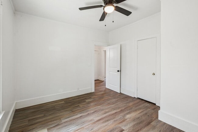 Building Photo - Remodeled 3/2 in the Neon Quarter!