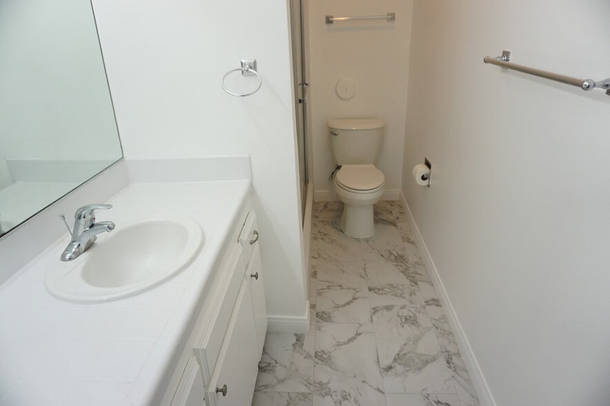 Building Photo - 4610 Densmore Ave
