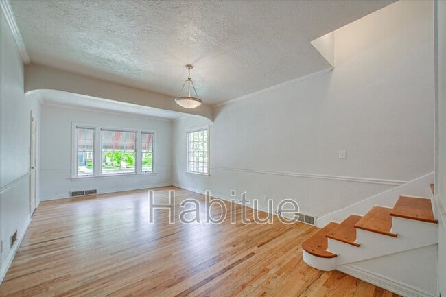 Building Photo - 1110 N 8th St