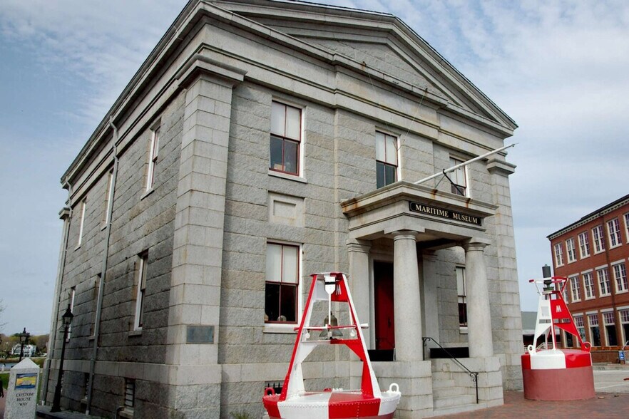 Building Photo - 252r High St