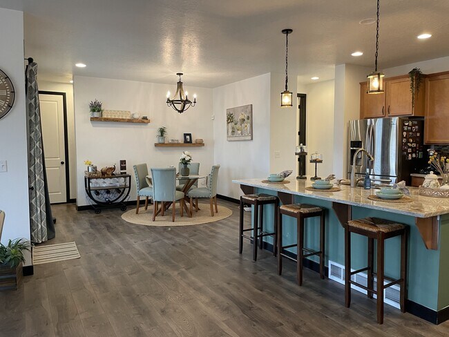 Building Photo - 11366 Sandbank Way