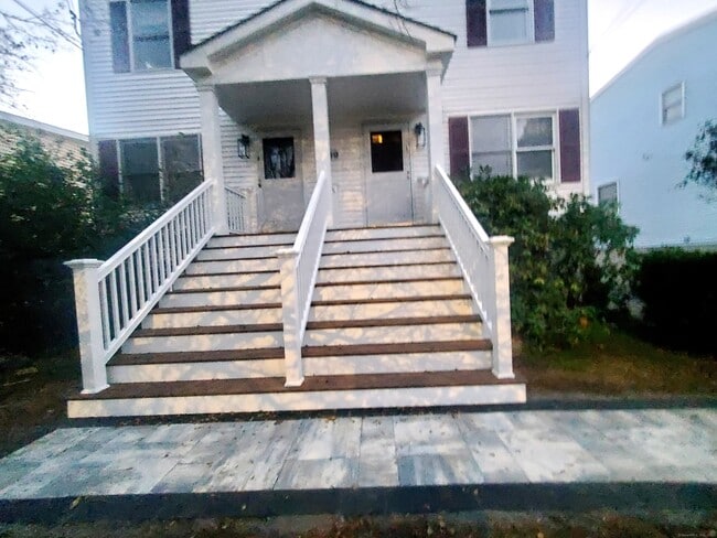 Building Photo - 39 Nash Pl