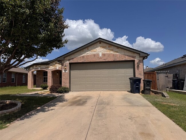 Primary Photo - 5925 McKaskle Dr