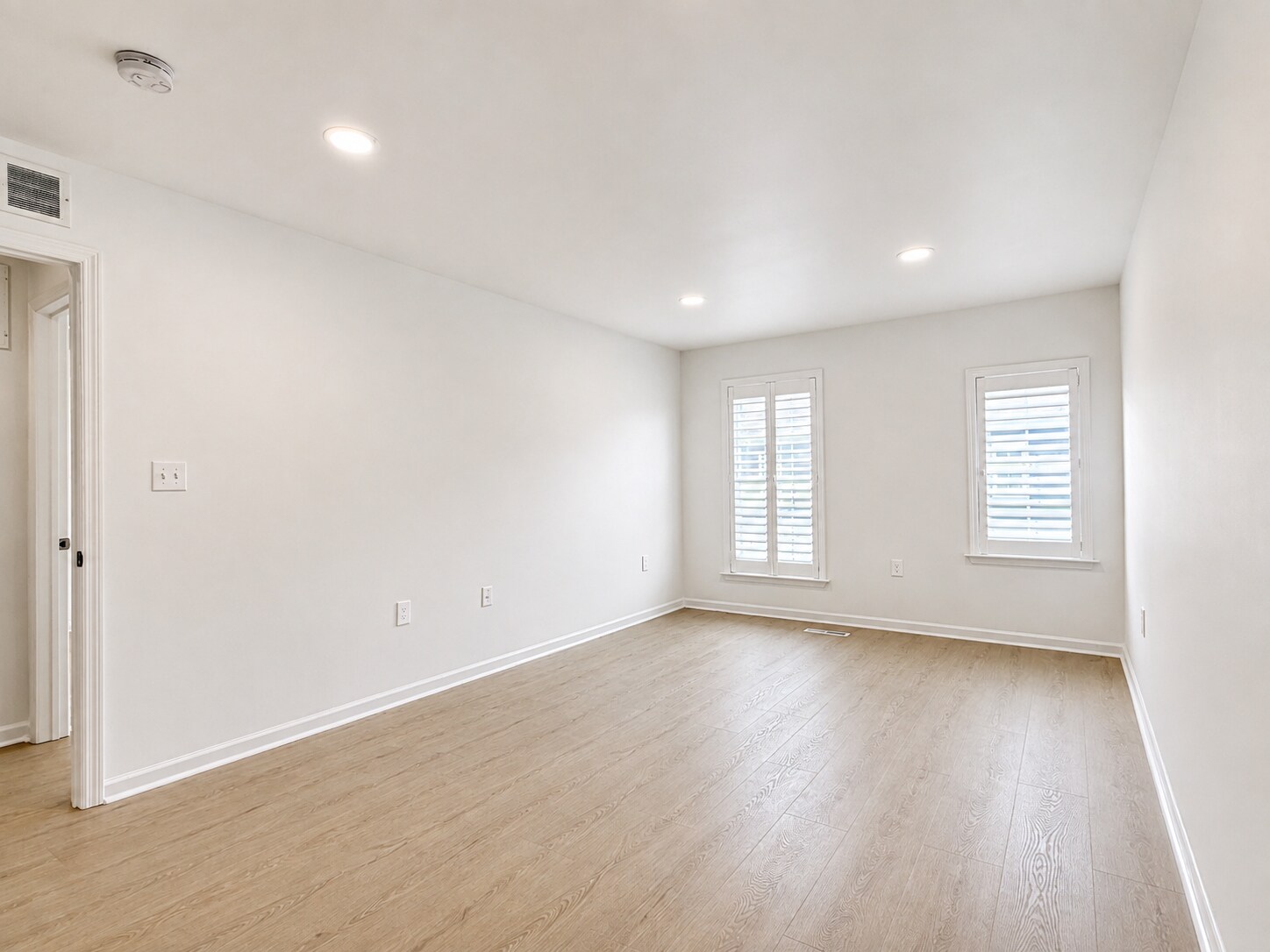 Building Photo - 708 Mayer Pl