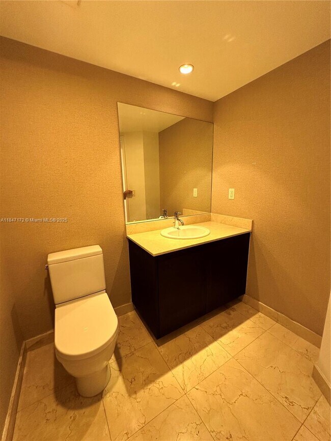 Building Photo - 200 Sunny Isles Blvd