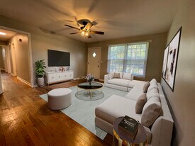 Building Photo - 2665 Orchid Ave