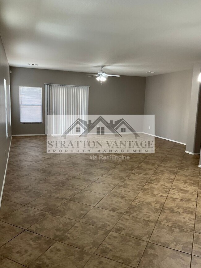 Building Photo - 5437 W Maldonado Rd